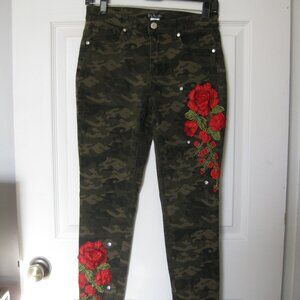 VENUS Camo Floral Embroidered Jeans Size 2